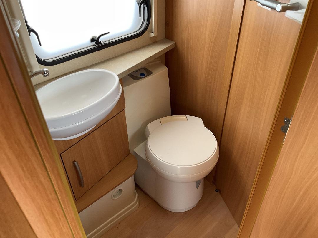 Photo '15' of Swift CHALLENGER 560 Caravan - Single Photo '15' of Swift CHALLENGER 560 Caravan - Single