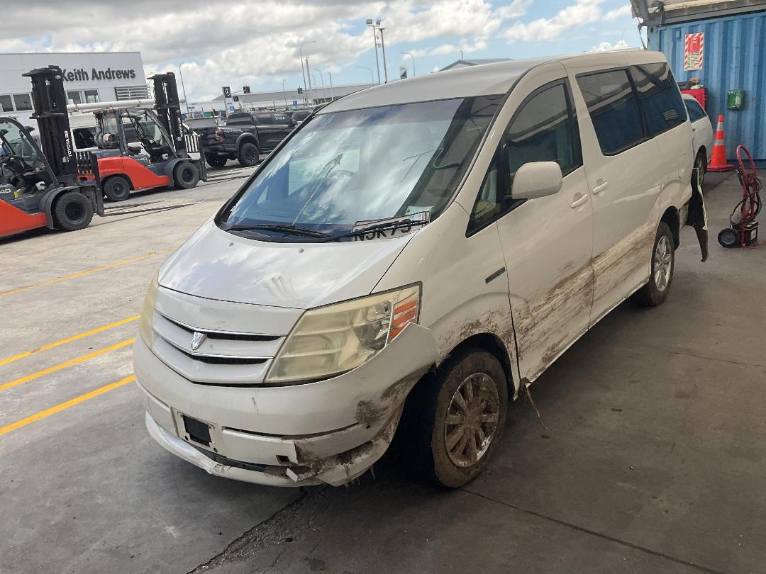 Photo '5' of Toyota Alphard Photo '5' of Toyota Alphard