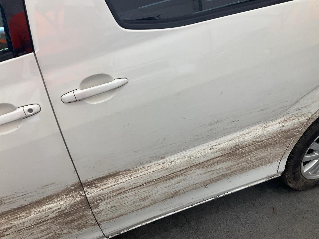 Photo '8' of Toyota Alphard Photo '8' of Toyota Alphard