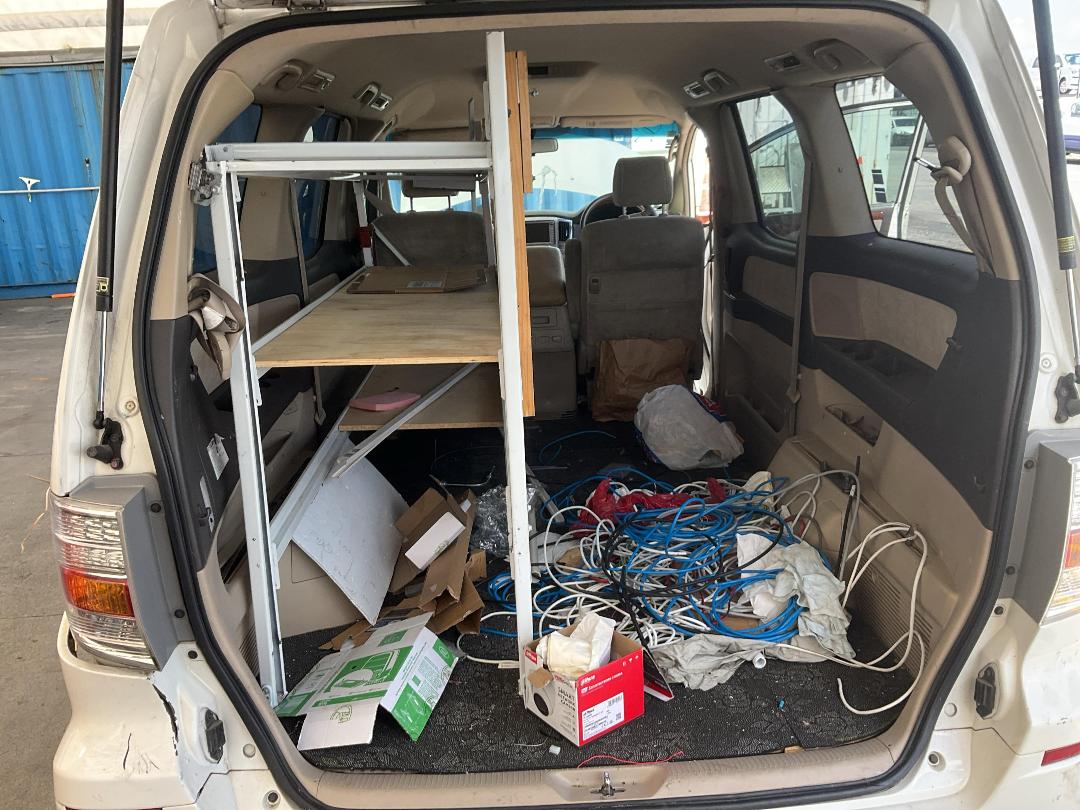 Photo '23' of Toyota Alphard Photo '23' of Toyota Alphard