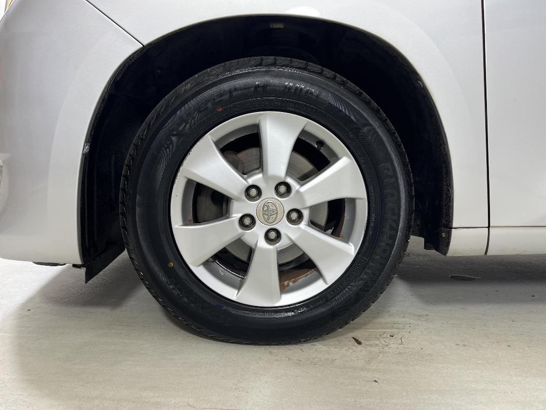 Photo '10' of Toyota Alphard