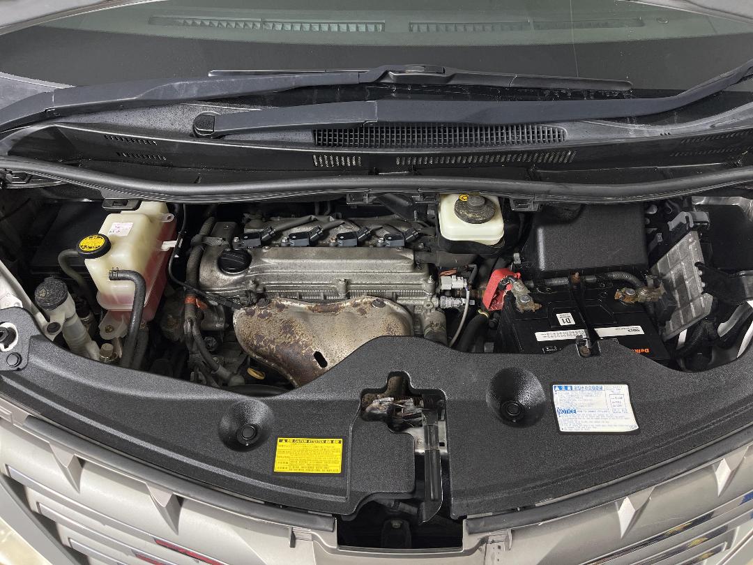 Photo '13' of Toyota Alphard