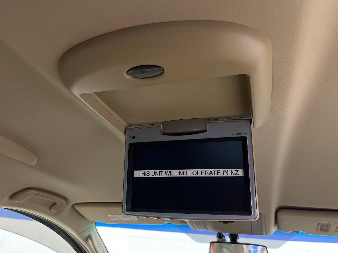 Photo '23' of Toyota Alphard