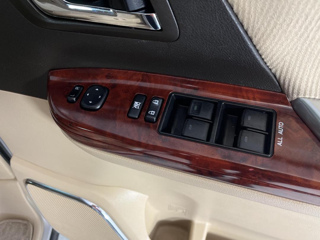 Photo '25' of Toyota Alphard