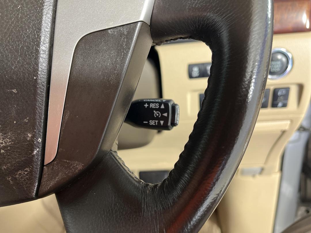 Photo '29' of Toyota Alphard