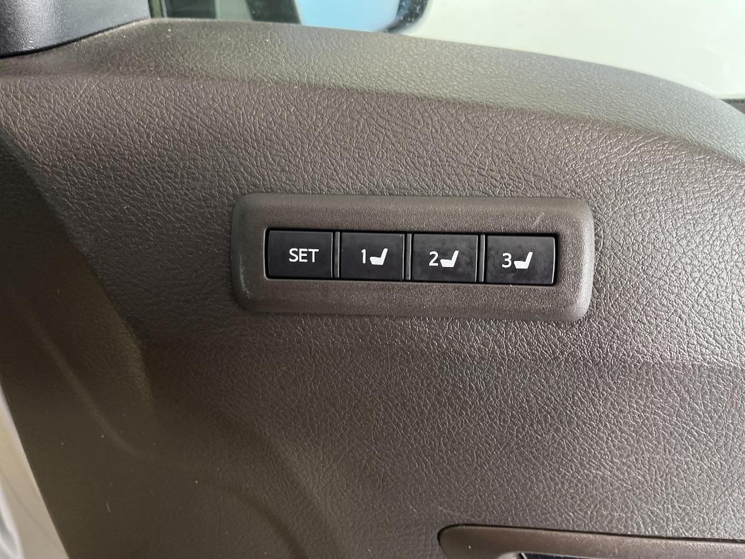 Photo '26' of Toyota Alphard