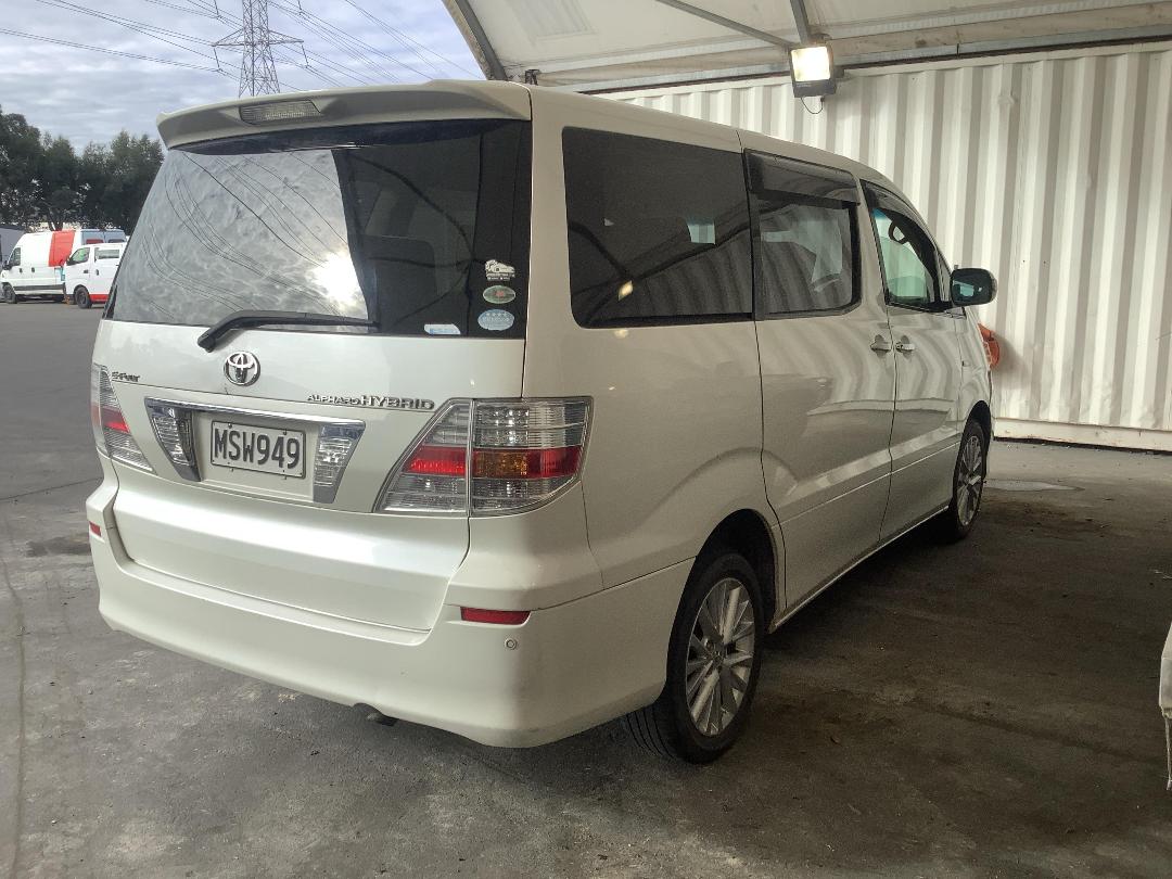 Photo '6' of Toyota Alphard