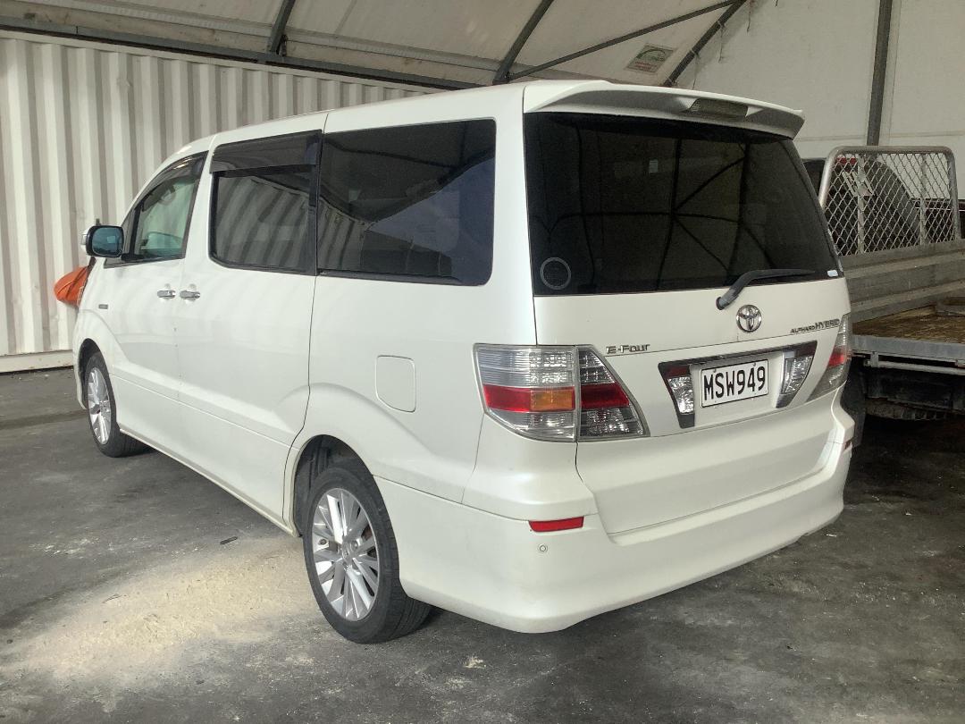 Photo '8' of Toyota Alphard