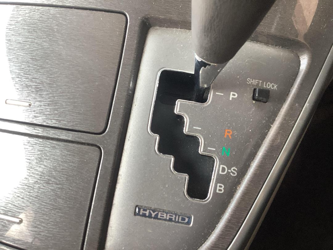 Photo '18' of Toyota Alphard