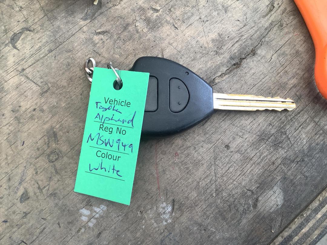 Photo '23' of Toyota Alphard