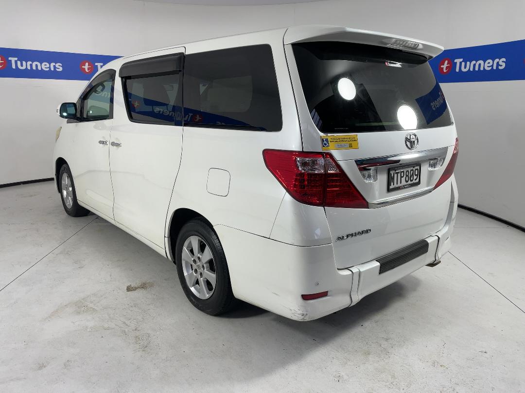 Photo '5' of Toyota Alphard Photo '5' of Toyota Alphard