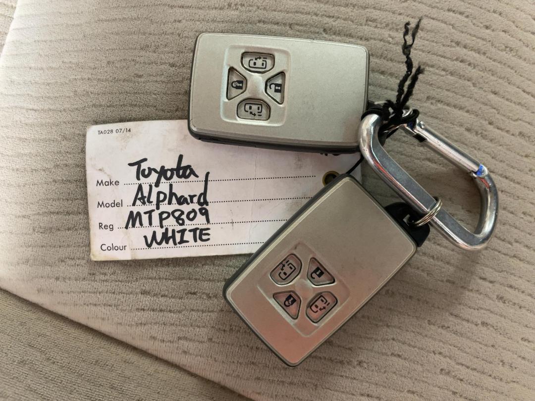 Photo '22' of Toyota Alphard Photo '22' of Toyota Alphard