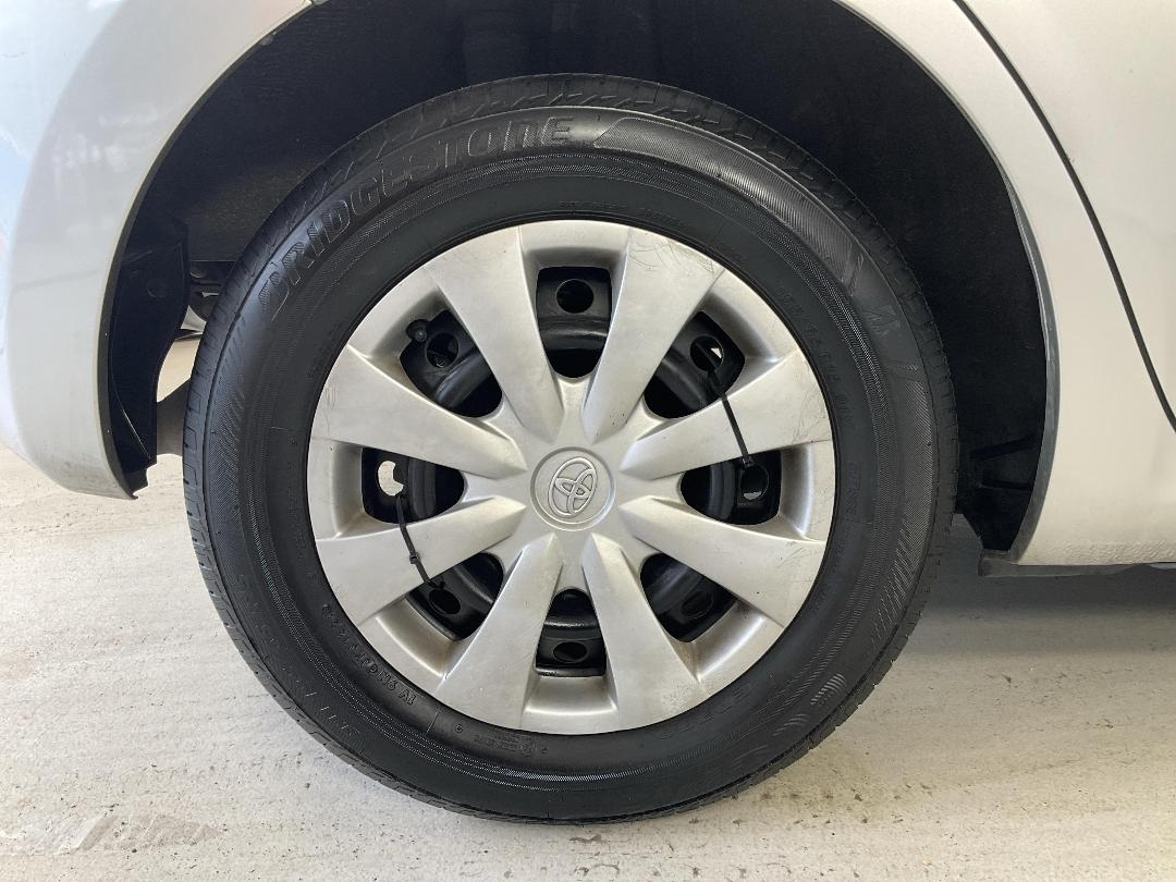 Photo '12' of Toyota Auris