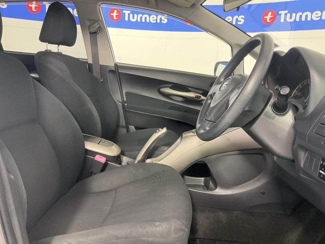 Photo '16' of Toyota Auris