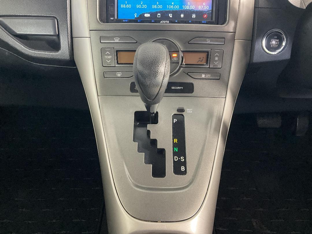 Photo '18' of Toyota Auris