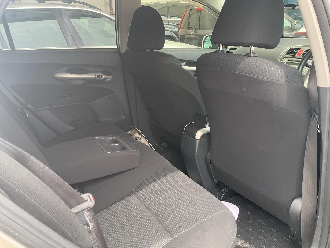 Photo '8' of Toyota Auris