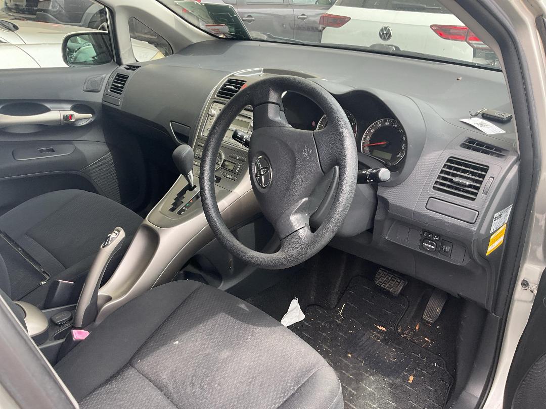 Photo '9' of Toyota Auris