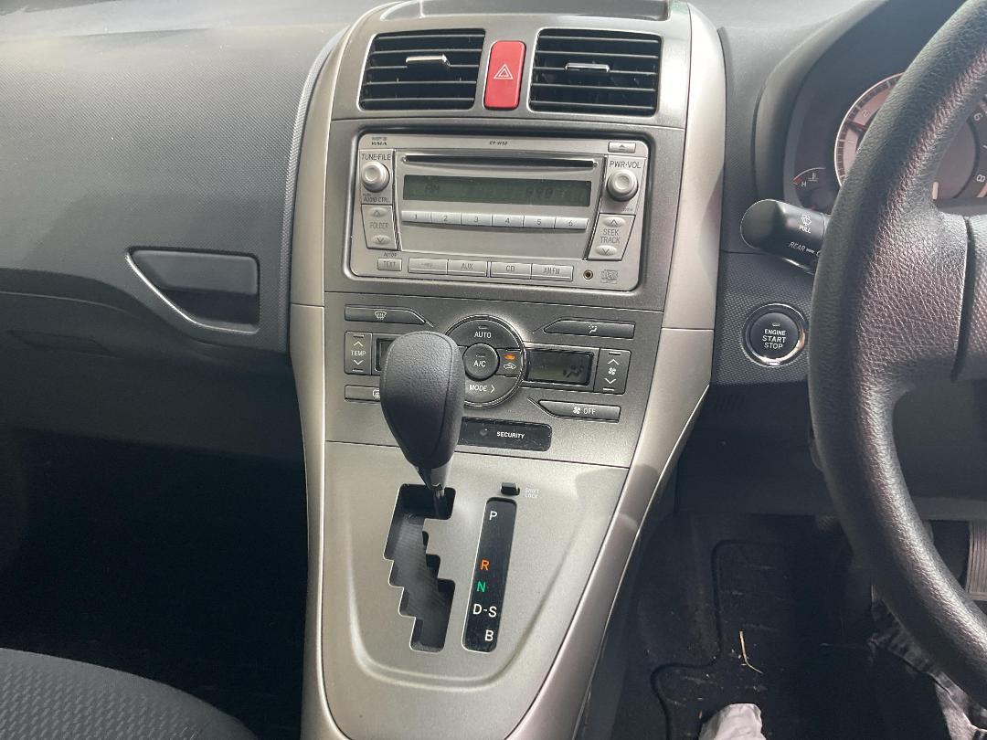 Photo '11' of Toyota Auris