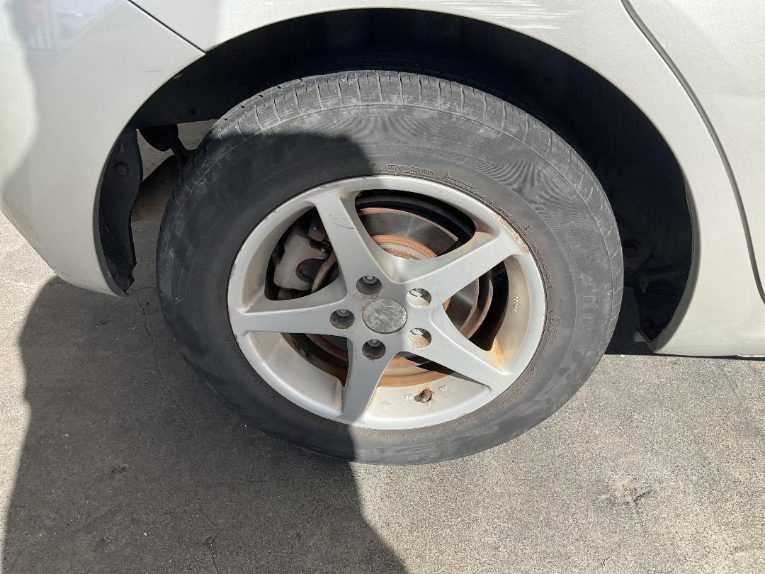 Photo '12' of Toyota Auris