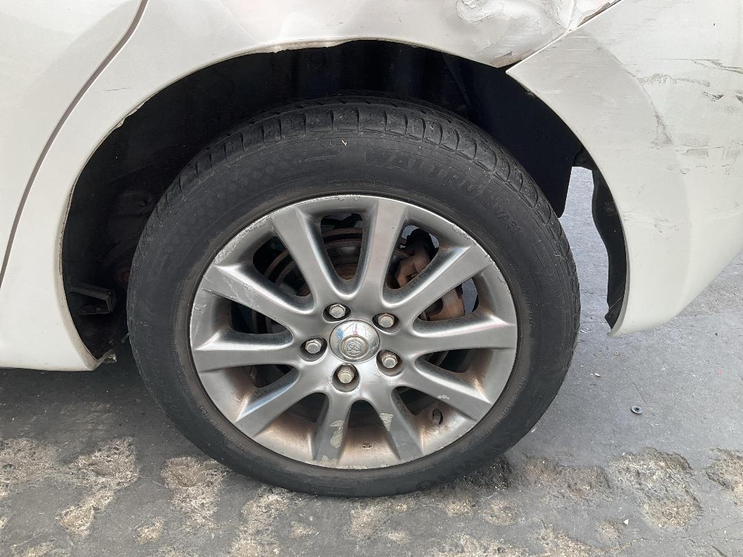 Photo '19' of Toyota Auris