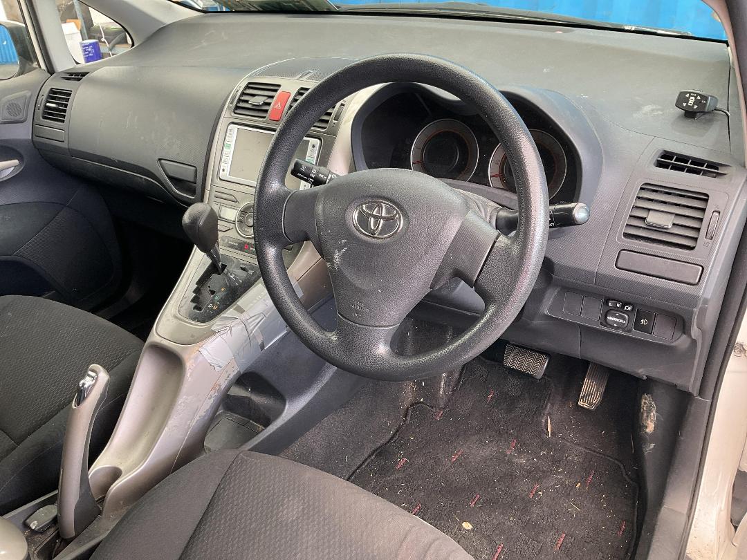 Photo '24' of Toyota Auris