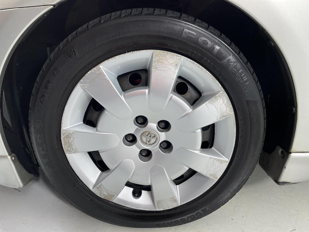 Photo '10' of Toyota Avensis