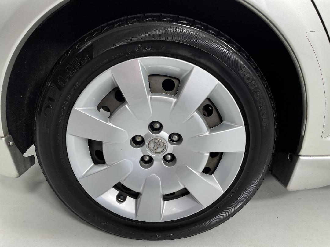 Photo '12' of Toyota Avensis