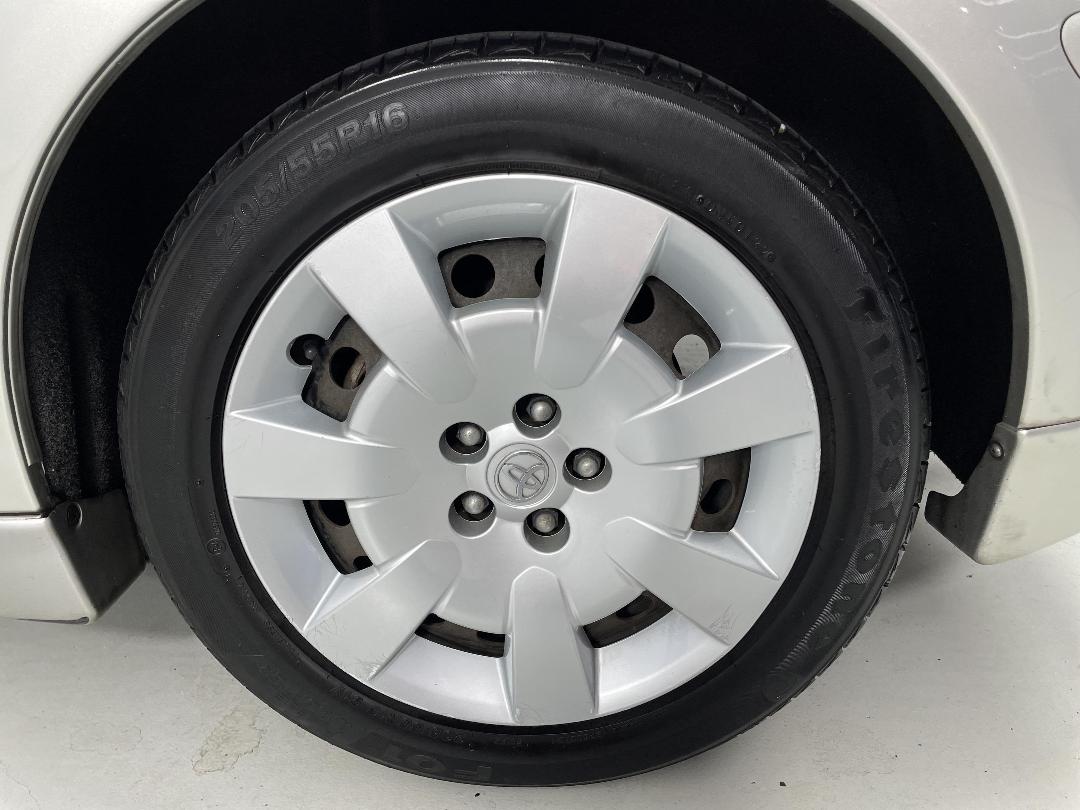 Photo '11' of Toyota Avensis