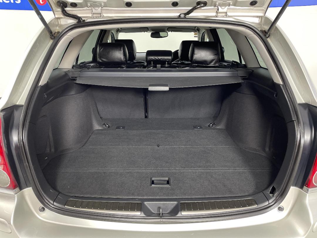 Photo '14' of Toyota Avensis