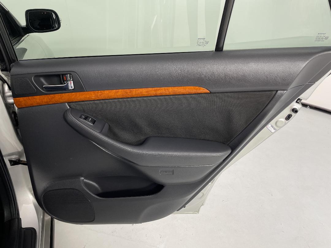 Photo '19' of Toyota Avensis