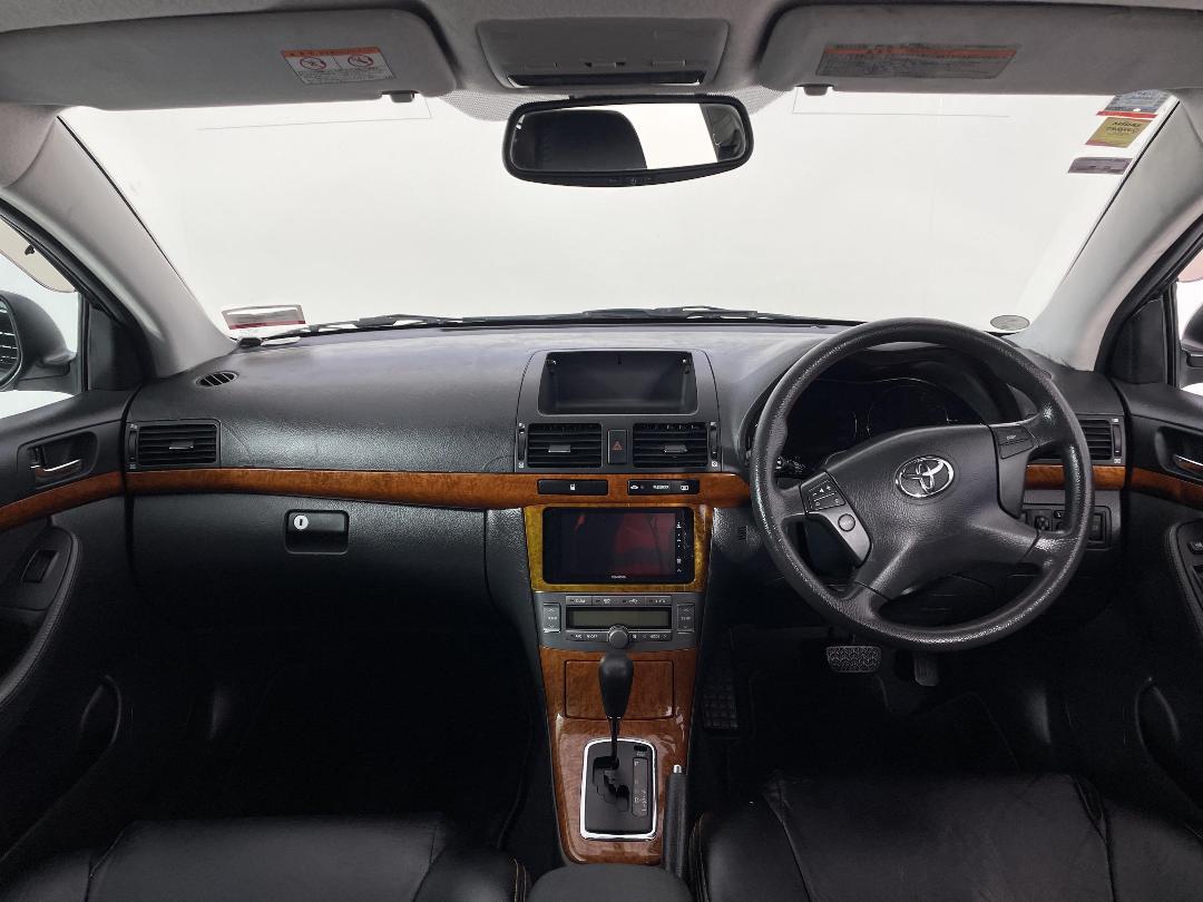 Photo '17' of Toyota Avensis