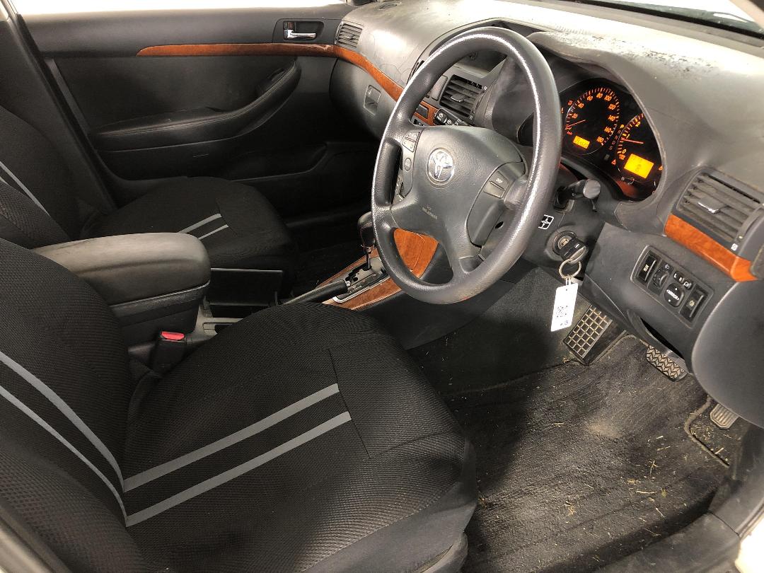 Photo '13' of Toyota Avensis 2.0