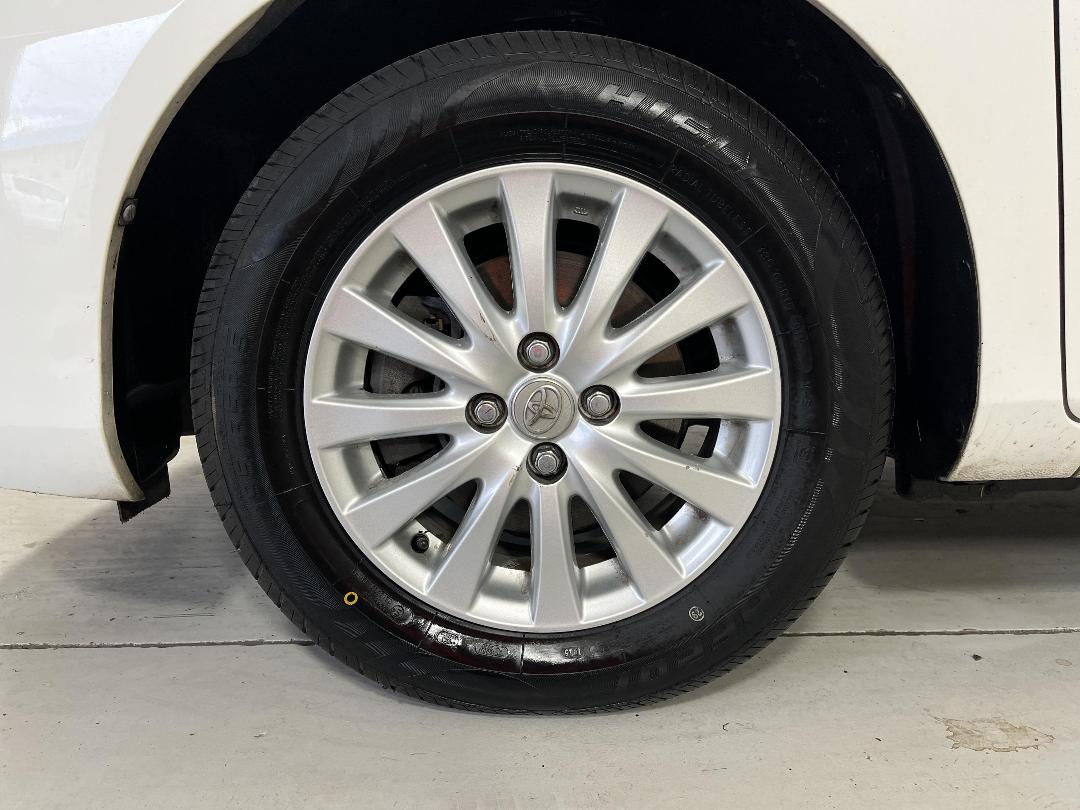 Photo '10' of Toyota Axio Photo '10' of Toyota Axio