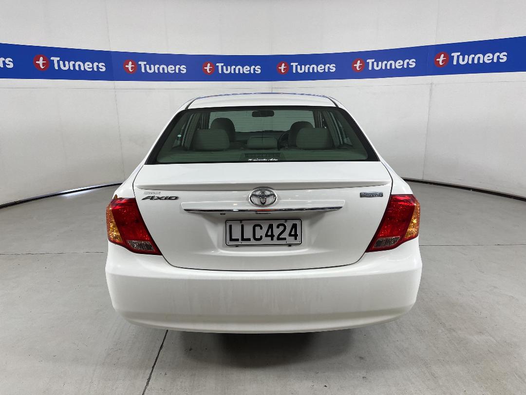 Photo '6' of Toyota Axio Photo '6' of Toyota Axio