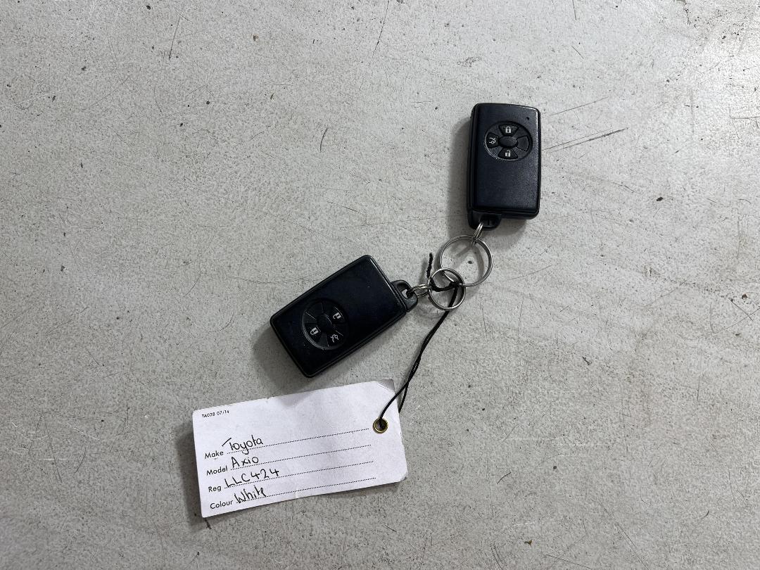 Photo '22' of Toyota Axio Photo '22' of Toyota Axio