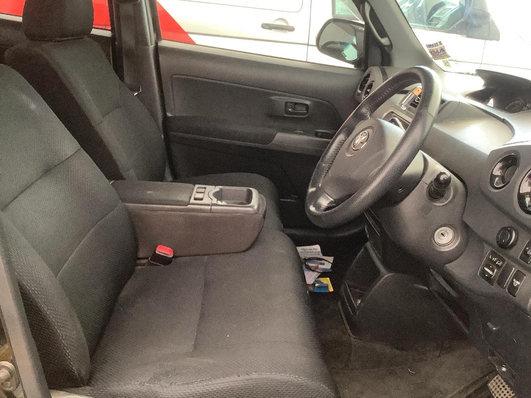 Photo '8' of Toyota BB Photo '8' of Toyota BB