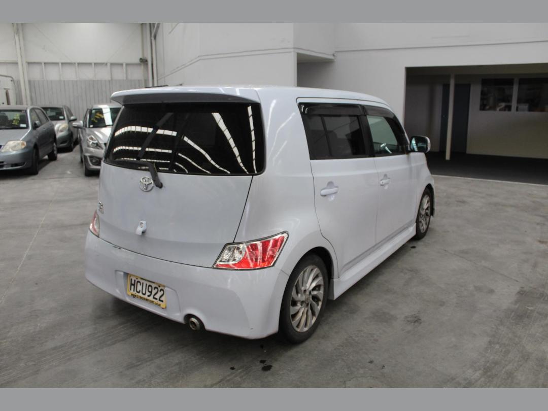 Photo '4' of Toyota BB