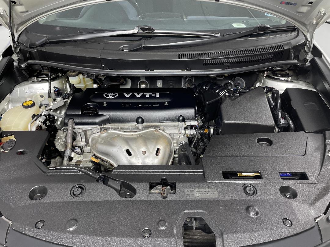 Photo '13' of Toyota Blade Photo '13' of Toyota Blade