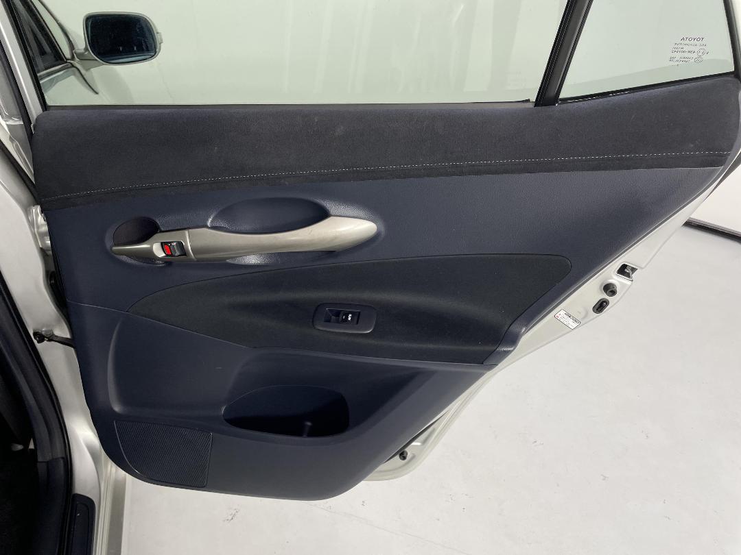 Photo '19' of Toyota Blade Photo '19' of Toyota Blade