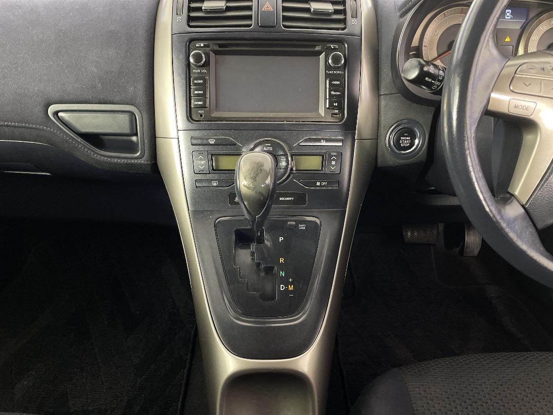 Photo '18' of Toyota Blade Photo '18' of Toyota Blade