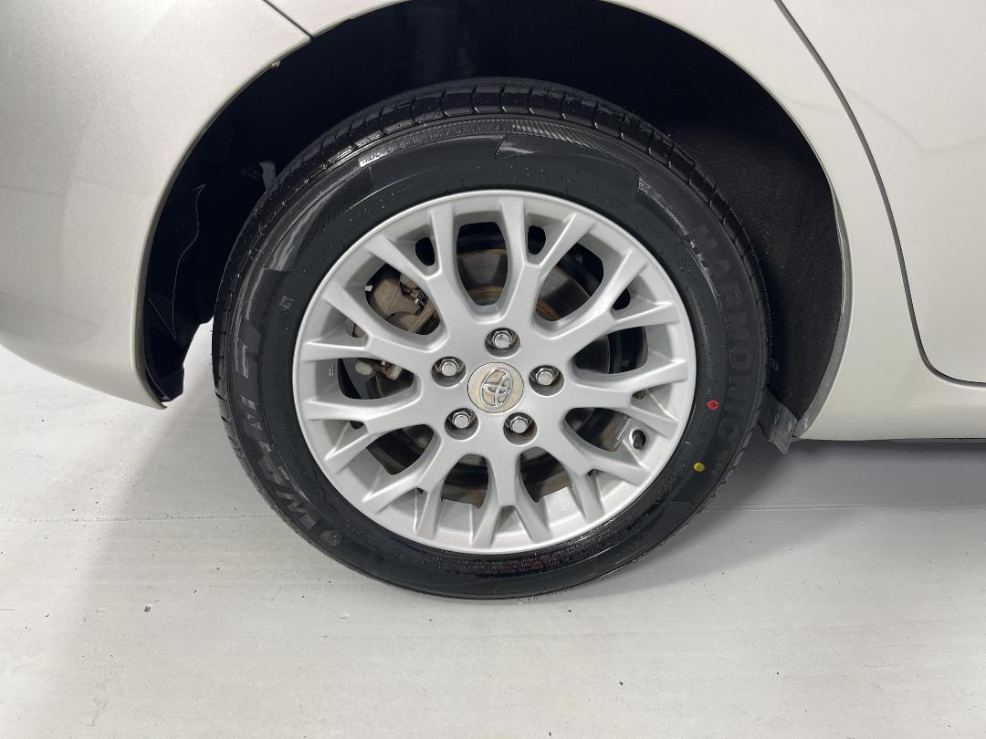 Photo '12' of Toyota Blade