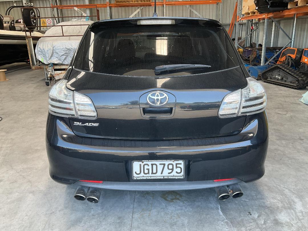 Photo '8' of Toyota Blade Photo '8' of Toyota Blade