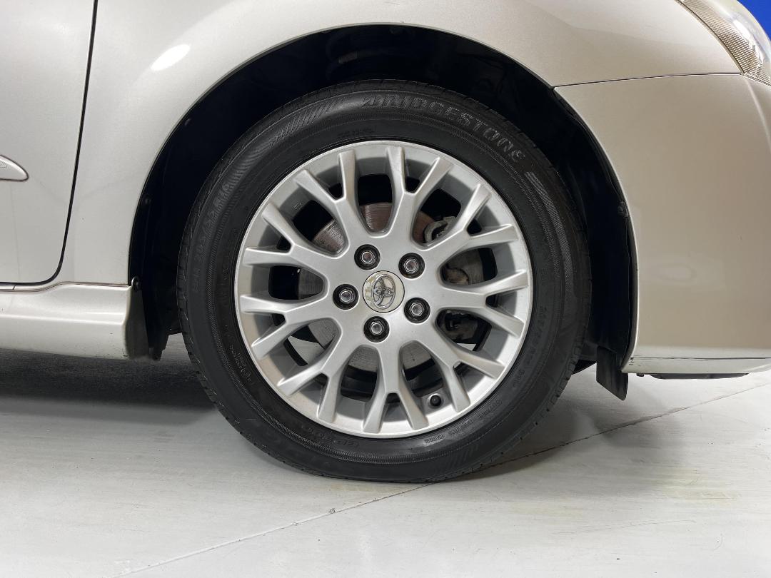 Photo '9' of Toyota Blade Photo '9' of Toyota Blade