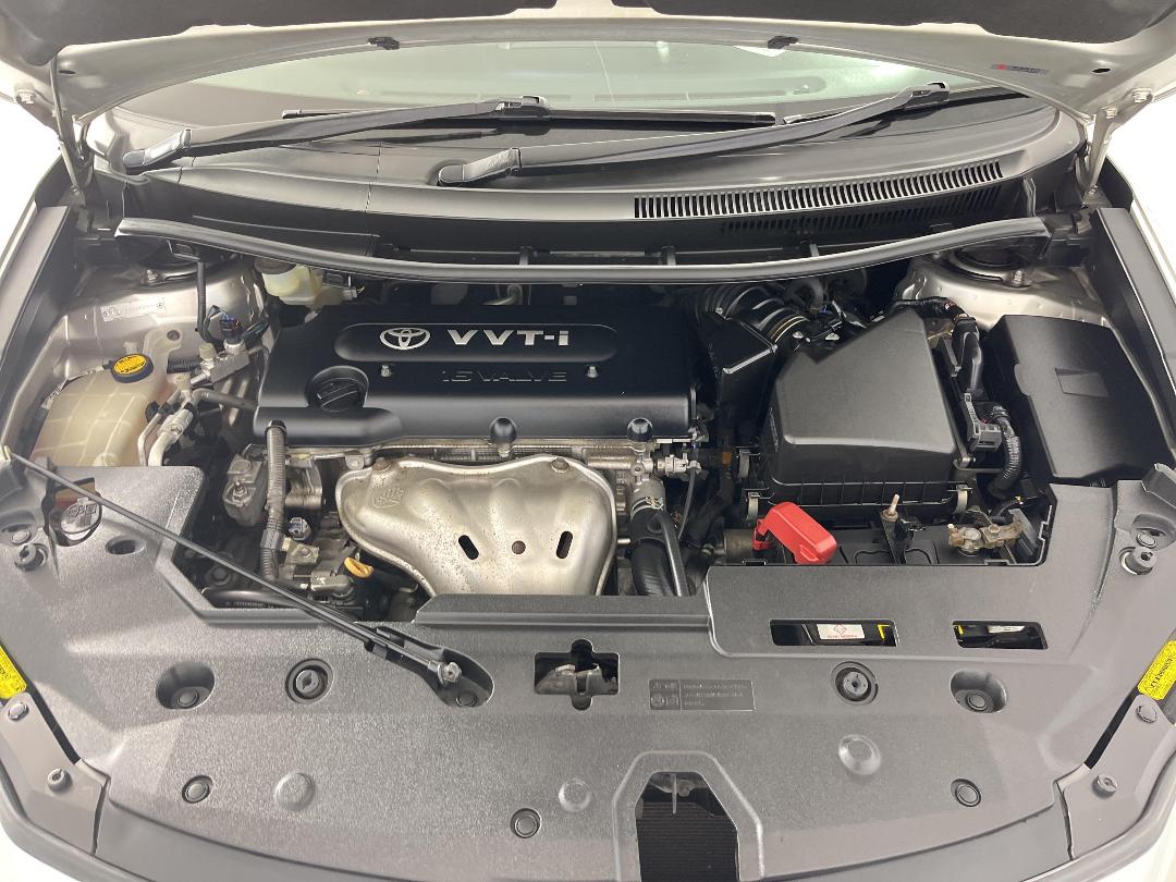 Photo '13' of Toyota Blade Photo '13' of Toyota Blade