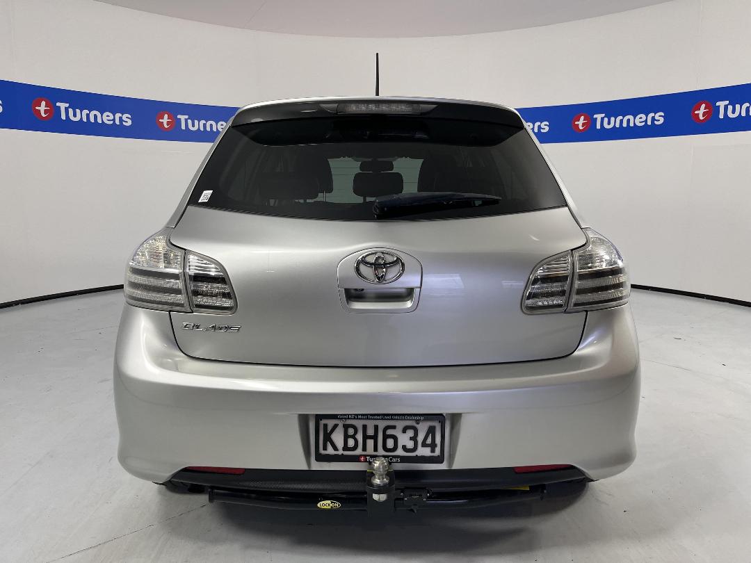 Photo '6' of Toyota Blade Photo '6' of Toyota Blade