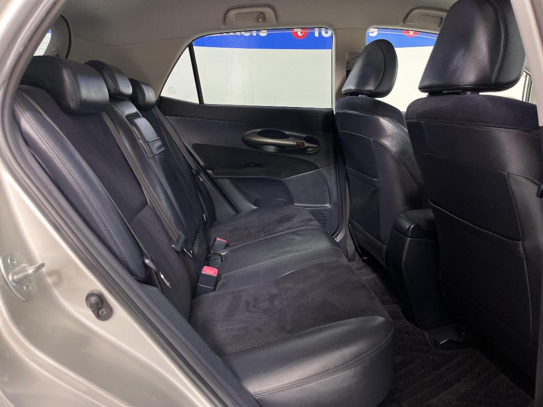 Photo '20' of Toyota Blade Photo '20' of Toyota Blade