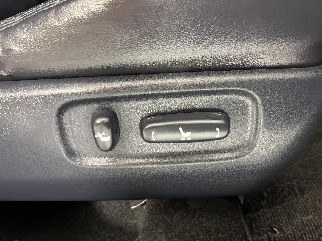 Photo '28' of Toyota Blade Photo '28' of Toyota Blade