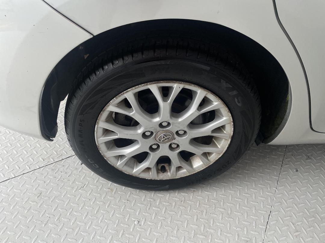 Photo '12' of Toyota Blade