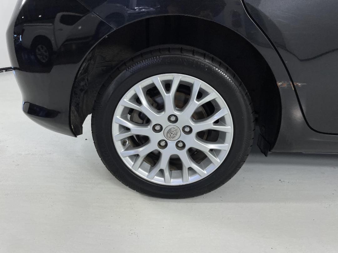 Photo '12' of Toyota Blade Photo '12' of Toyota Blade