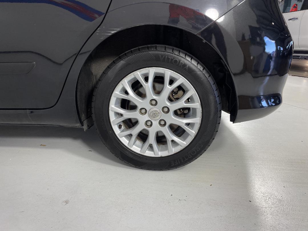 Photo '11' of Toyota Blade Photo '11' of Toyota Blade